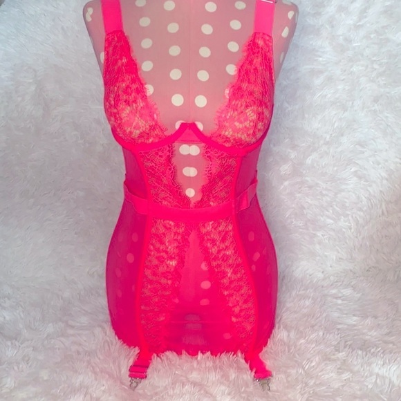 Victoria’s Secret neon pink Merry Widow sheer lace & mesh garter lingerie - Picture 2 of 11